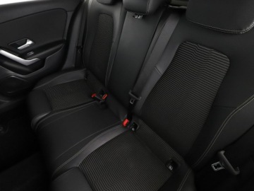 Mercedes Klasa A W177/V177 Hatchback 1.5 180d 116KM 2018 Mercedes A 180 180d Progressive Automat Nawigacja, zdjęcie 16