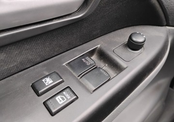 Suzuki SX4 I Hatchback Facelifting 1.6 VVT 120KM 2012 Suzuki SX4 I rej 2013r, 1.6 Benzyna. Uszkodzony. Poobijany. Jezdzi. 1.6, zdjęcie 9