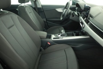 Audi A4 B9 Limousine Facelifting 2.0 35 TFSI 150KM 2020 Audi A4 35 TFSI, Automat, Navi, Klima, zdjęcie 6