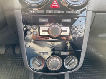 Opel Corsa D Hatchback 1.2 Twinport ECOTEC 70KM 2010 Opel Corsa KLIMATYZACJA PARKTRONIC PODGRZEWANE FOTELE PODGRZEWANA KIEROWNI, zdjęcie 9