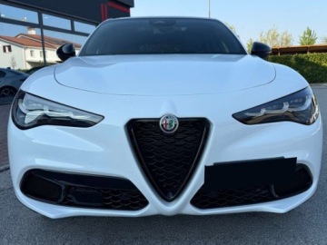 Alfa Romeo Stelvio SUV Facelifting 2023 2.0 GME Turbo 280KM 2025 2.0 Turbo Veloce Q4 (280 KM) Dach przeszklony, rozsuwany elektrycznie, zdjęcie 3