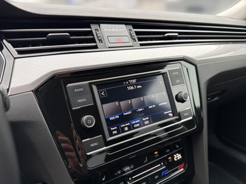 Volkswagen Passat B8 Variant Facelifting 1.5 TSI EVO 150KM 2022 Volkswagen Passat 1.5 TSI / 150 KM DSG Bussines Sa, zdjęcie 27
