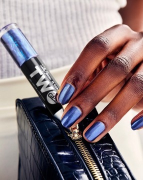 Салли Хансен Чудо-гель, нужно два лака для ногтей 970