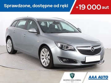 Opel Insignia I Sports Tourer Facelifting 2.0 CDTI ECOFLEX 140KM 2015 Opel Insignia 2.0 CDTI, Navi, Xenon, Bi-Xenon