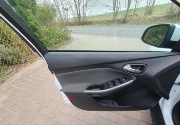 Ford Focus III Kombi 1.6 Duratec 105KM 2011 Ford Focus Ford Focus 1.6 TI-VCT Ambiente 1.6 Benzyna 105KM, zdjęcie 10