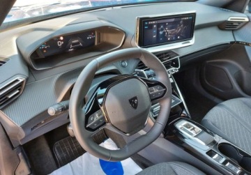 Peugeot 2008 II SUV Facelifting 1.2 PureTech 130KM 2024 Peugeot 2008 Allure EAT8 1.2 Benzyna 130KM, zdjęcie 1