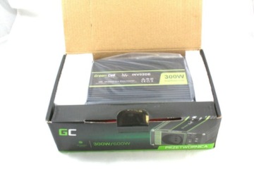 Автомобильный инвертор GREEN CELL 300Вт/600Вт 24В