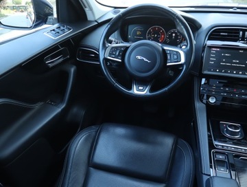 Jaguar F-Pace SUV 2.0 iD4 240KM 2018 Jaguar F-Pace 25d AWD, Salon Polska, Serwis ASO, zdjęcie 6