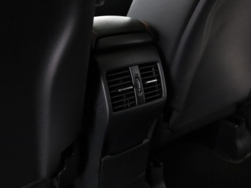 Mercedes Klasa B W246 Sports Tourer Facelifting 1.5 180 d 109KM 2016 Mercedes B 180 Automat full LED skóra/alcantara, zdjęcie 34