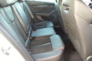 Skoda Octavia IV RS Kombi 2.0 TDI SCR 200KM 2022 Skoda Octavia RS Combi 200KM TDI DSG Hak Virtual LED Matrix WEBASTO VAT23, zdjęcie 35