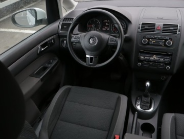 Volkswagen Touran II 1.6 TDI 105KM 2011 VW Touran 1.6 TDI, DSG, Klima, Klimatronic, zdjęcie 6