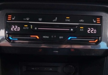 Volkswagen Tiguan II SUV Facelifting 1.5 TSI 150KM 2022 Volkswagen Tiguan Life Pakiet, ACC, Podgrzewane fotele, kierownica i szyb, zdjęcie 24