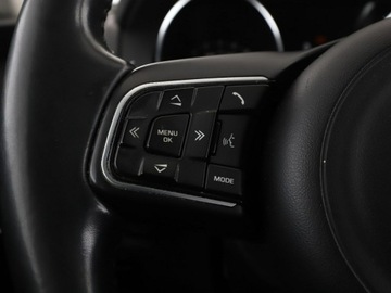 Jaguar F-Pace SUV 2.0 i4D 180KM 2016 Jaguar F-PACE 20d Automat AWD Portfolio Nawigacja, zdjęcie 30