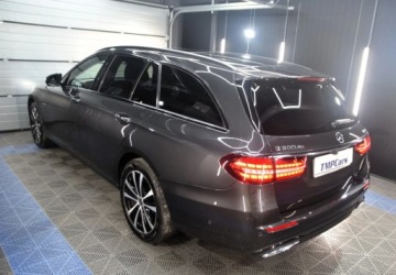 Mercedes Klasa E W213 Kombi Plug-in Facelifting 2.0 E300de 306KM 2021 Mercedes-Benz Klasa E 2.0 Hybryda Plug-in 306KM, zdjęcie 24