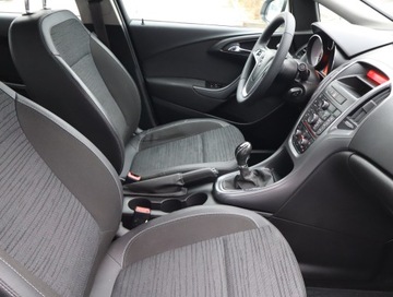 Opel Astra J Sedan 1.6 Twinport ECOTEC 115KM 2018 Opel Astra 1.6 16V, Salon Polska, Serwis ASO, zdjęcie 8