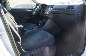 Volkswagen Tiguan II SUV 2.0 TDI 150KM 2018 Volkswagen Tiguan 2.0 TDI CR 150 KM, 4x4, DSG, Navi, Kamera, FV23, Salon P, zdjęcie 25