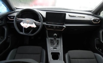 Cupra Formentor Crossover 1.5 TSI 150KM 2024 Cupra Formentor 052024r, Salonowy, 1.5TSI, Uszkodzony prawy przod. Poobija, zdjęcie 5