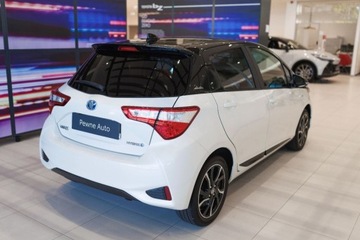 Toyota Yaris III Hatchback 5d Facelifting 2017 1.5 Hybrid 100KM 2018 Toyota Yaris Hybrid 100 Selection 1.5 Hybryda 100KM, zdjęcie 11