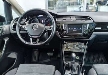 Volkswagen Touran III 2.0 TDI 150KM 2017 Volkswagen Touran Volkswagen Touran 2.0 TDI BMT Highline DSG 2.0 Diesel, zdjęcie 5