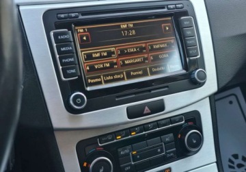 Volkswagen Passat B7 Variant 2.0 TDI CR DPF BlueMotion 140KM 2011 Volkswagen Passat Sliczny 2.0 TDI Bogata Wersja ORYGINAL Zadbany NISKI PRZ, zdjęcie 19