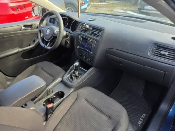 Volkswagen Jetta VI Sedan Facelifting 1.4 TSI 150KM 2016 Volkswagen Jetta 1.4 TSI 150 KM, Automat, Kamera,, zdjęcie 25