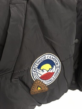 Разнообразная зимняя куртка с нашивками, размер XS.