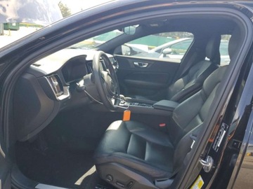 Volvo S60 III 2023 Volvo S60 Plus 2023 2.0 Benzyna 247KM, zdjęcie 7