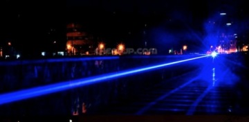 Синий лазер, очень мощная лазерная указка