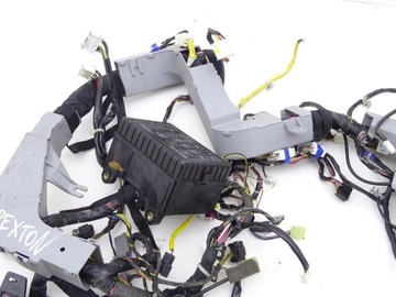 SSANGYONG REXTON 2.7 XDI SVAZEK KOMORA MOTORU SKŘÍŇKA POJISTEK #195