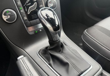 Volvo V40 II Hatchback Facelifting 2.0 D3 150KM 2019 Volvo V40 salon PL FV VAT 23 bezwypadkowy po serwisie duzy ekran, zdjęcie 18