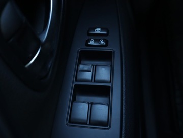 Toyota Avensis III Wagon Facelifting 2015 2.0 D-4D 143KM 2017 Toyota Avensis 2.0 D-4D, Salon Polska, Skóra, zdjęcie 19