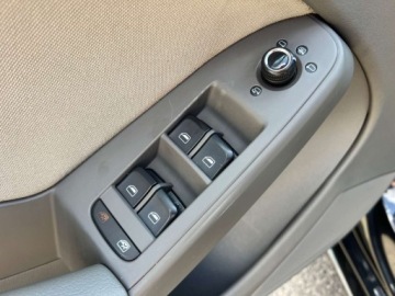 Audi A4 B8 Avant 2.0 TDI 143KM 2009 Audi a4 S-LINE AUTOMAT LEDY PARKTRONIC NAWIGACJA NOWY ROZRZAD NOWY DWUMAS, zdjęcie 16