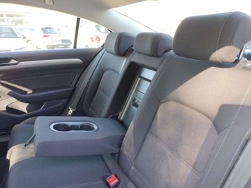 Volkswagen Passat B8 Limousine 1.8 TSI BlueMotion Technology 180KM 2017 Volkswagen Passat Salon PL, FV23, ACC, ASO, DSG 1.8 Benzyna 180KM, zdjęcie 15
