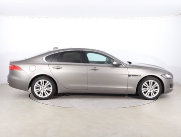 Jaguar XF II Sedan 2.0 i4D 240KM 2017 Jaguar XF 25d AWD, Salon Polska, Serwis ASO, zdjęcie 5