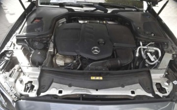 Mercedes Klasa E W213 Kombi 2.0 220d 194KM 2018 Mercedes-Benz Klasa E Mercedes-Benz Klasa E 220 d 4Matic 9G-TRONIC Exclusi, zdjęcie 16
