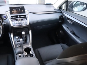 Lexus NX I SUV 300h 197KM 2015 Lexus NX 300h, Salon Polska, Serwis ASO, 4X4, zdjęcie 7