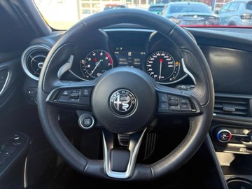 Alfa Romeo Giulia II Sedan Facelifting 2023 2.0 GME Turbo 280KM 2025 ALFA ROMEO Giulia Turbo Veloce Q4 Sedan 2.0 (280KM) 2025, zdjęcie 10