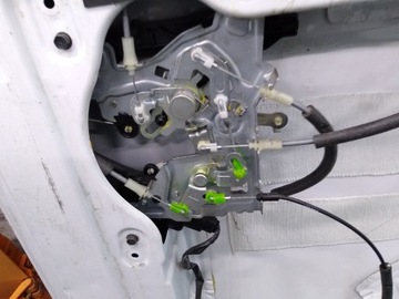 ZÁMEK HYUNDAI H350 2,5 CRDI 2013-2023 DVEŘE POSUVNÝCH PRAVÝCH