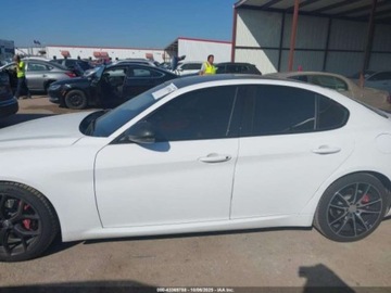 Alfa Romeo Giulia II Sedan Facelifting 2.0 Turbo 280KM 2020 Alfa Romeo Giulia 2020 2.0l 2.0 Benzyna 280KM, zdjęcie 2
