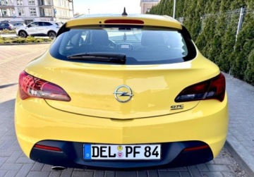 Opel Astra J Hatchback 5d 1.6 Turbo ECOTEC 180KM 2012 Opel Astra GTC 2012rBenzyn Przebieg Wyposazenie Atrakcyjny wyglad XenonZam, zdjęcie 3