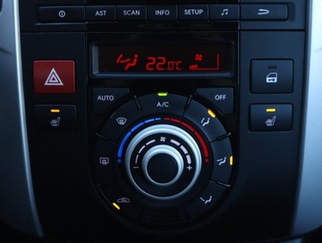 Kia Venga Mikrovan 1.6 DOHC CVVT 125KM 2012 Kia Venga 1.6 CVVT, Automat, Klima, Klimatronic, zdjęcie 14