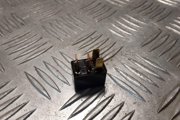 RELÉ MITSUBISHI OUTLANDER III (GG_W GF_W ZJ) 8627A030 2.0L 2019