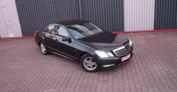 Mercedes Klasa E W212 Limuzyna 200 CGI BlueEFFICIENCY 184KM 2012 Mercedes-Benz Klasa E 1,8BenzynaAutomat LimuzynaSkora Ksenon 1.8, zdjęcie 12