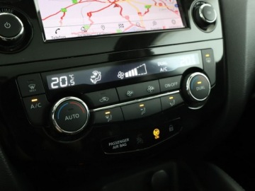 Nissan Qashqai II Crossover Facelifting 1.3 DIG-T  160KM 2019 Nissan Qashqai skóra panorama full LED navi klima, zdjęcie 25
