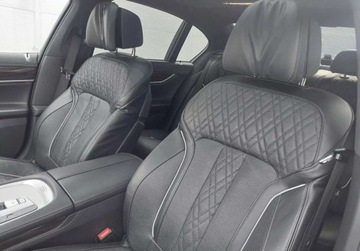 BMW Seria 7 G11-G12 Sedan 750i 450KM 2017 BMW Seria 7 4.4 Benzyna 450KM, zdjęcie 6