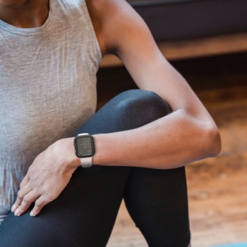 ТОНКИЙ ЧЕХОЛ SPIGEN ДЛЯ APPLE WATCH 7/8/9, 45 ММ В РАМКЕ