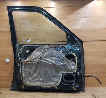 DVEŘE PŘEDNÍ LEVÉ NISSAN TERRANO II 3D KOMPLETNÍ