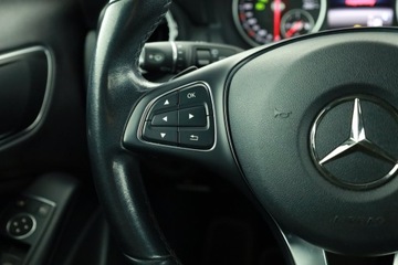 Mercedes GLA I Off-Roader Facelifting 1.6 180 122KM 2019 Mercedes GLA GLA 180, Salon Polska, Automat, zdjęcie 16