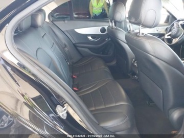 Mercedes Klasa C W205 2019 Mercedes-Benz Klasa C 2019 Mercedes-Benz C-Class C 300 Sedan 2.0 Benzyna, zdjęcie 10
