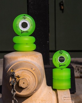LUMINOUS GREEN APPLE 84MM ФЛУОРЕСЦЕНТНЫЕ КОЛЕСА ДЛЯ РОЛИКОВЫХ КОНЬКОВ